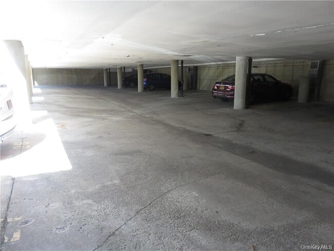 Building Photo - 36 Greenridge Ave