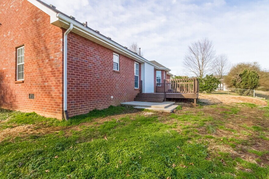 Building Photo - 713 Almondwood Pl