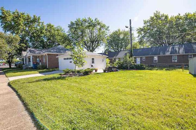 Building Photo - 5169 Caroline Ave