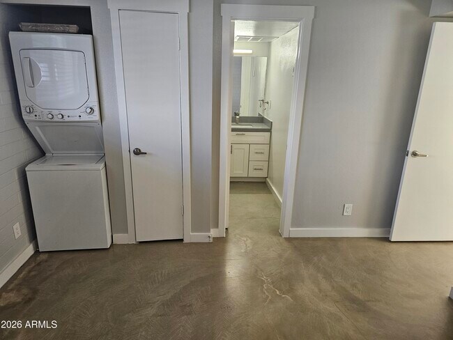 Building Photo - 4241 N 26th St