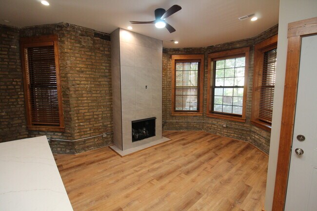 Building Photo - 1717 N Winchester Ave