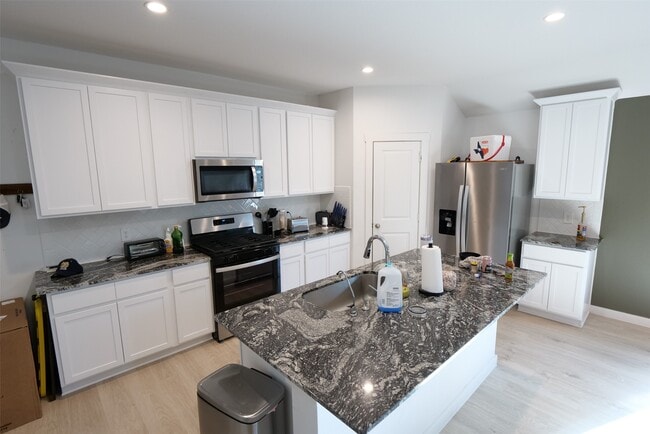 Building Photo - 1303 Lucciola Ln