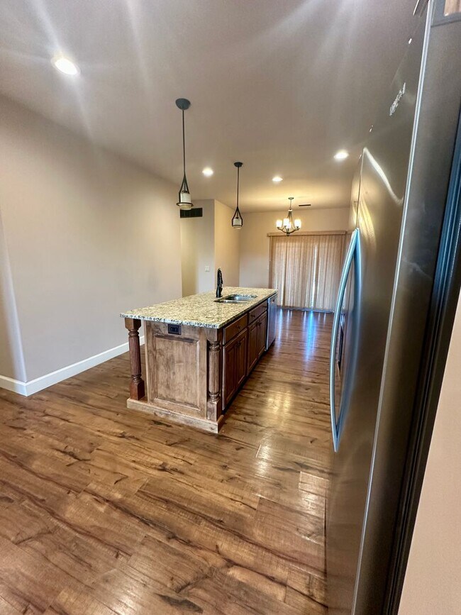 Building Photo - 1250-MF2-IO