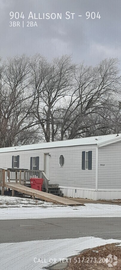 Building Photo - Roomy 3 Bed 2bath Mobile Home  - New furna...