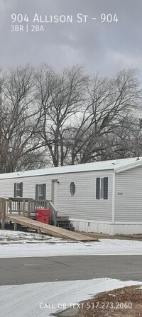 Building Photo - Roomy 3 Bed 2bath Mobile Home  - New furna...