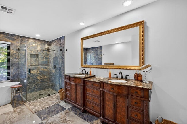 Building Photo - 168 Thornton Dr