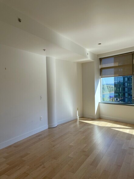 Building Photo - 3601 SW River Pkwy