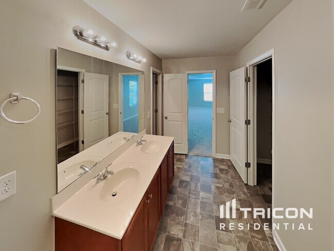 Building Photo - 6602 Transon Ct