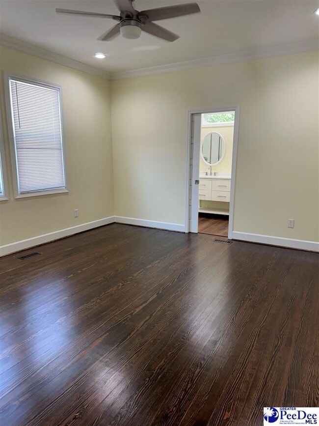 Building Photo - 203 S Franklin Dr