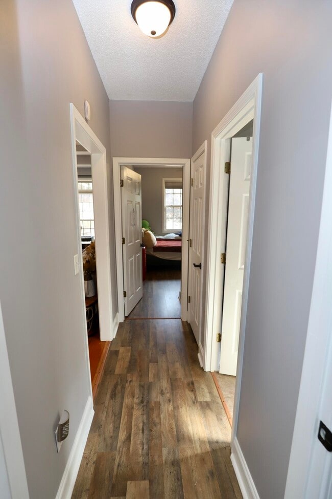 Building Photo - 1855 Beachforest Way