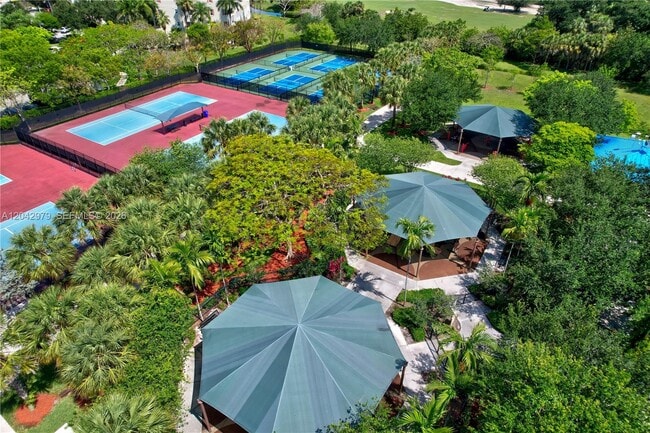 Building Photo - 4015 W Palm Aire Dr