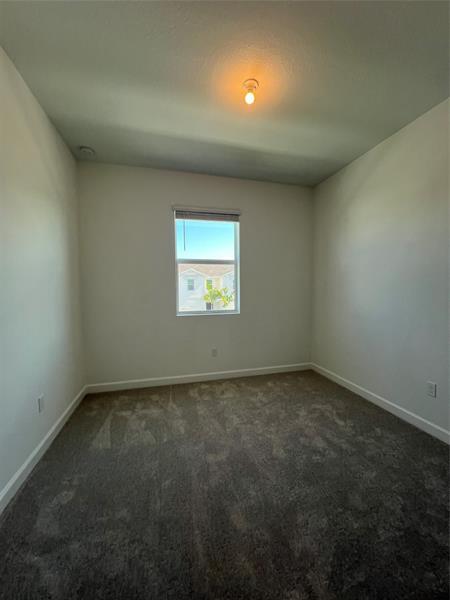 Building Photo - 655 SE Lk Fls St