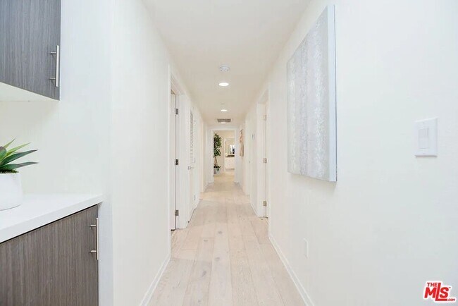 Building Photo - 11912 Laurelwood Dr