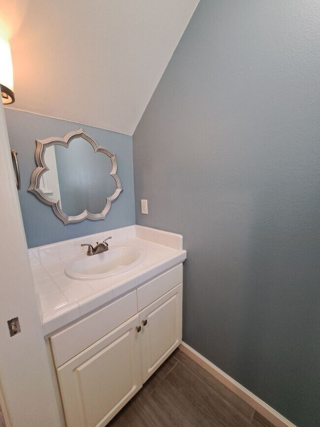 Building Photo - 3-Bedroom 2 Story Home in a Gated Communit...