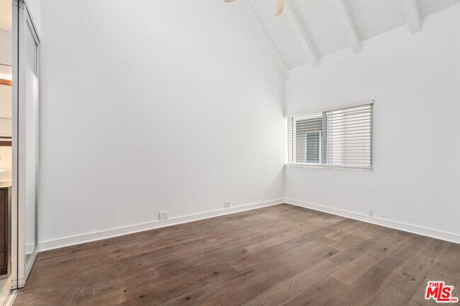 Building Photo - 2508 Arizona Ave