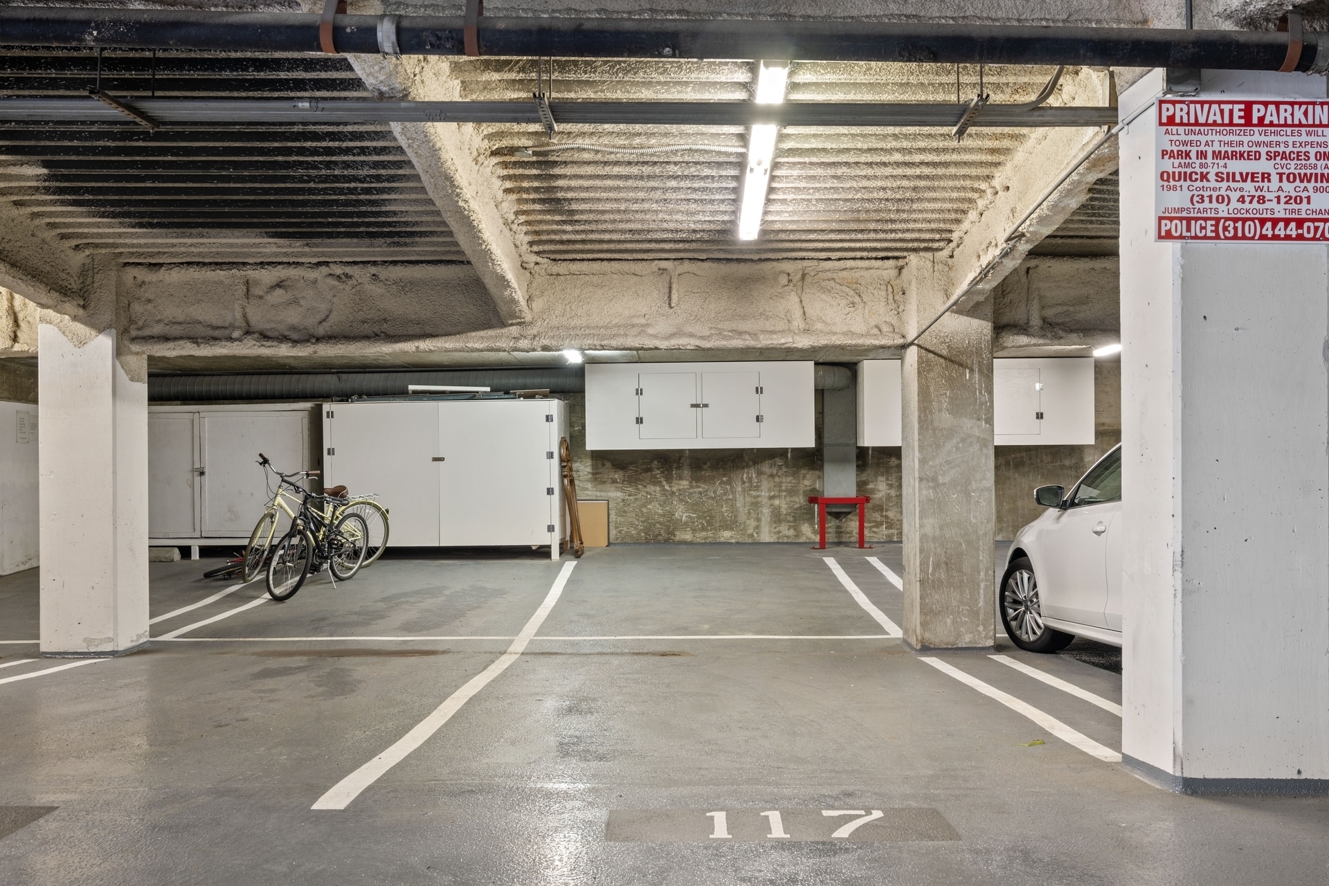 Tandem Parking - 10747 Wilshire Blvd