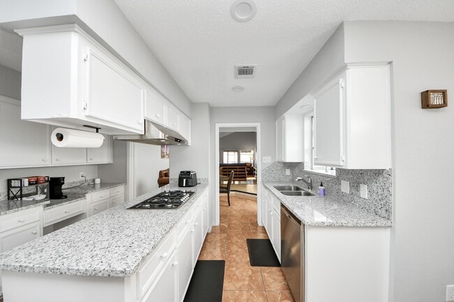 Building Photo - 11726 Lima Dr