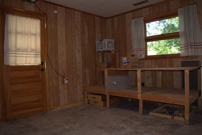Building Photo - Marvelous 4 Bed 2.5 Bath House In Quarry H...