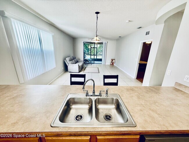 Building Photo - 402 Breckenridge Cir SE