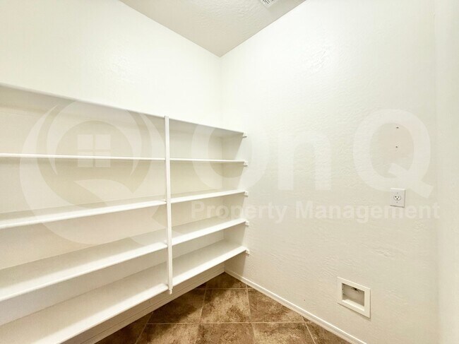 Building Photo - 14509 W Jenan Dr