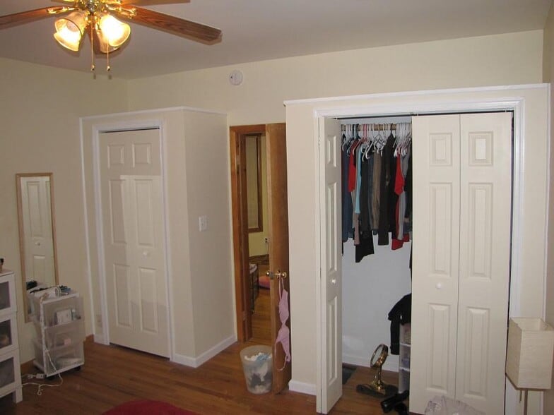 Building Photo - 44 Vreeland Ave