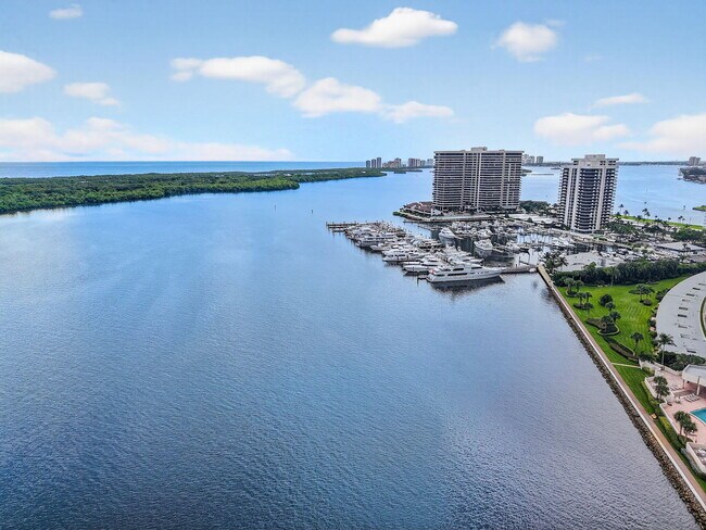 Building Photo - 132 Lakeshore Dr
