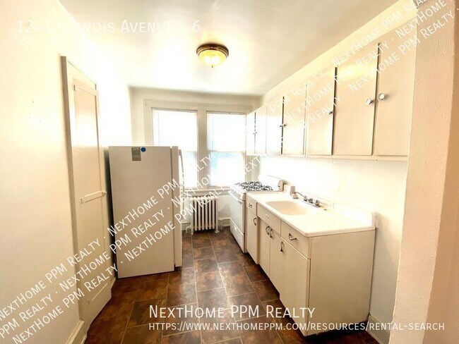 Building Photo - Dormont 1 Bedroom with heat included. Octo...