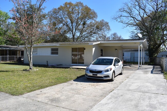 Building Photo - 4735 Redstone Dr