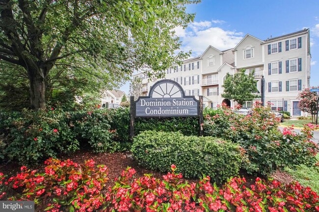 Building Photo - 45590 Whitcomb Square