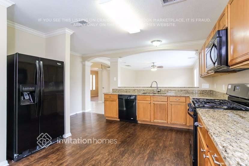 Building Photo - 21346 Hadrian Dr