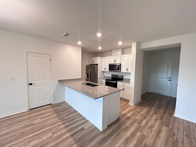 Building Photo - BELLAVIVA 733