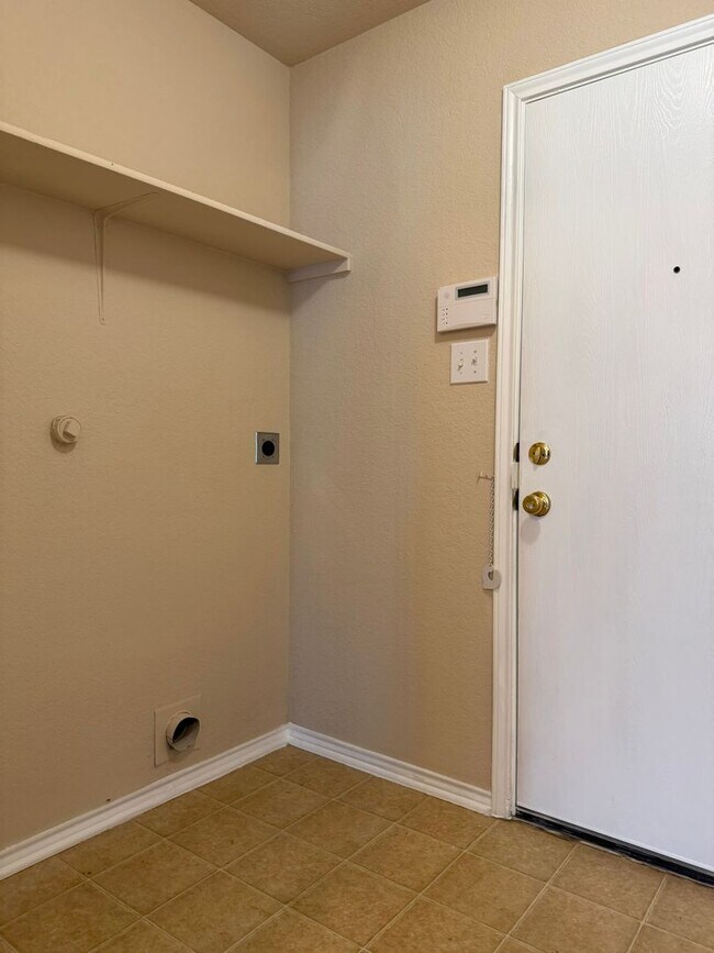 Building Photo - 145 Brahma Way