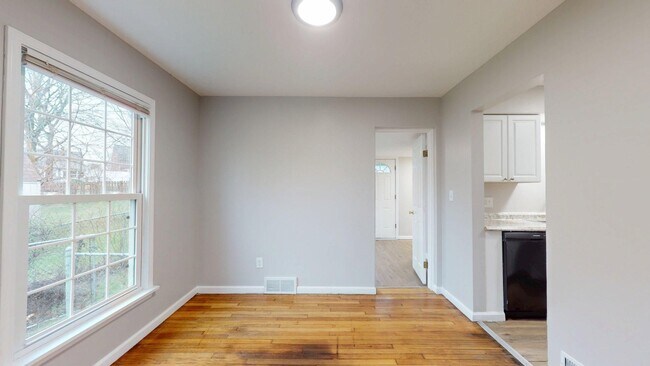 Building Photo - Maple Heights Area - 3 Bedroom Single Family Home