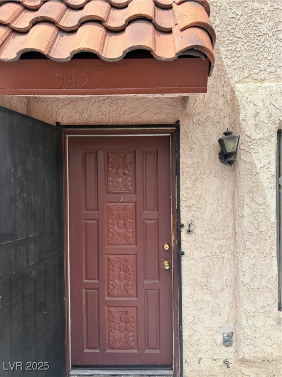 Building Photo - 5457 Escondido St