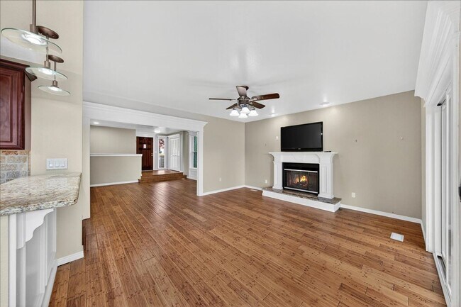 Building Photo - Gorgeous Updated Home in the Heart of Eagle Hills