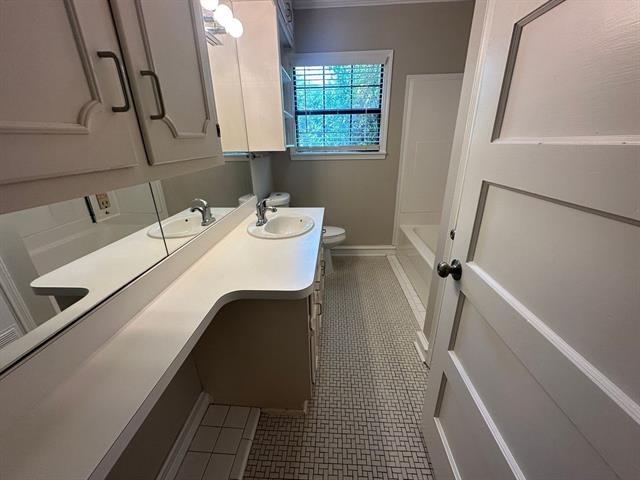 Building Photo - 6383 Greenway Rd