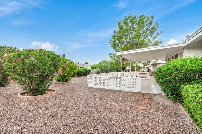 Building Photo - 10725 W El Capitan Cir