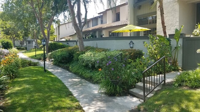 Building Photo - Highly Sought After Location in Turtle Roc...