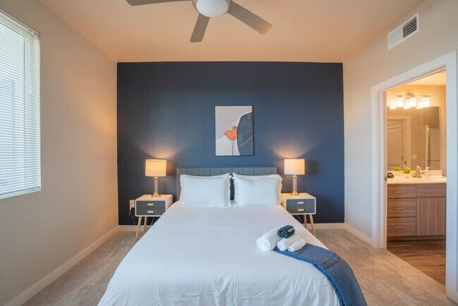 Building Photo - 1980 E Broadway Rd