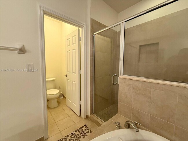 Building Photo - 698 SE 34th Terrace