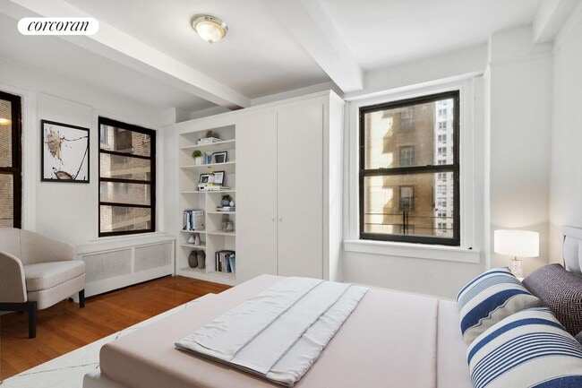 Building Photo - 1225 Park Ave