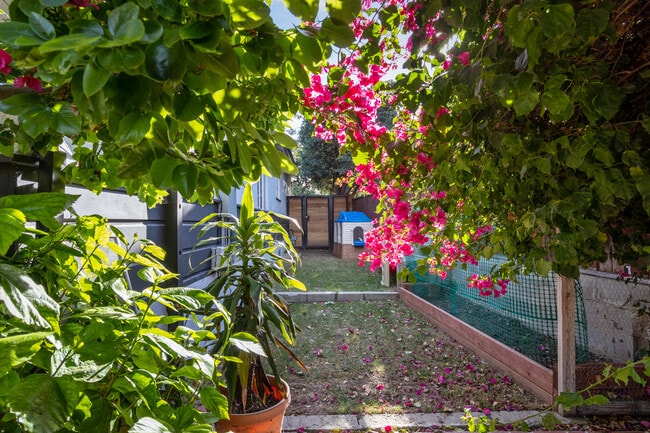 Building Photo - 5923 Abernathy Dr