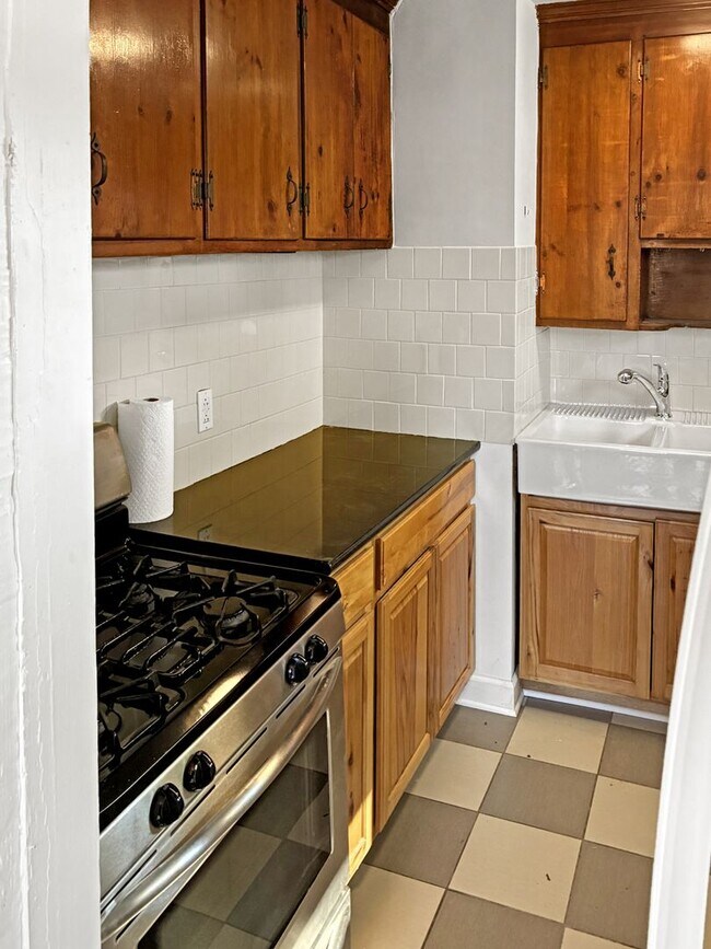 Building Photo - Newly Remodeled 3 Bedroom Home - Northside...