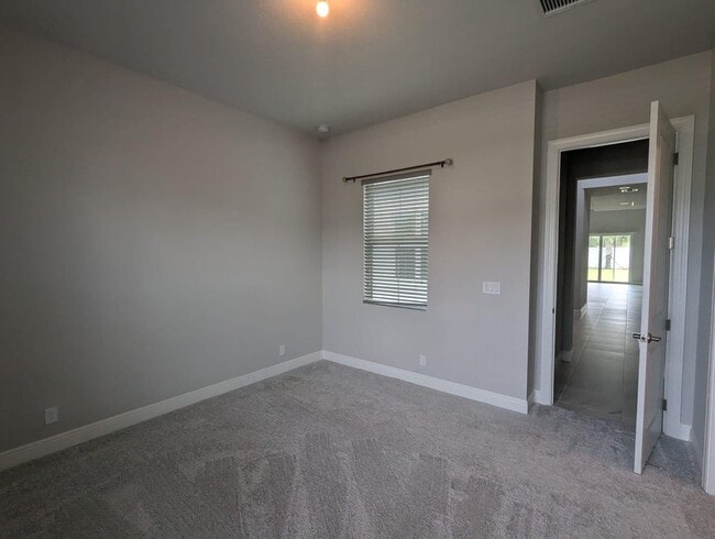 Building Photo - 9292 Crestview Cir