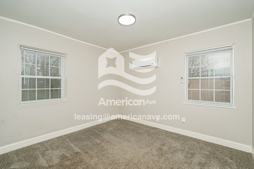 Building Photo - 1531 N Indianapolis Ave