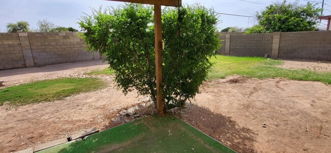 Building Photo - 18243 N 43rd Dr