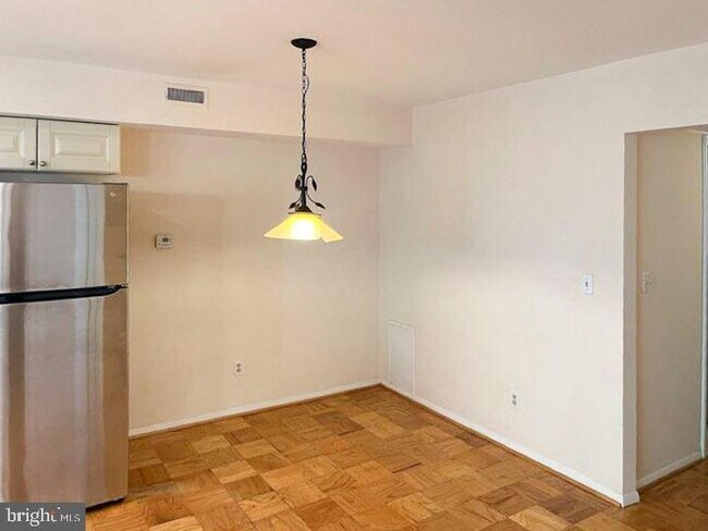 Building Photo - 7513 Spring Lake Dr