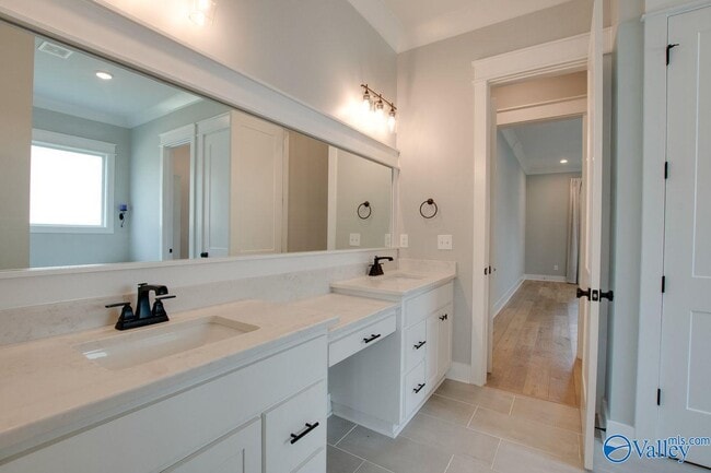 Building Photo - 6128 Pembrook Pond Pl SE