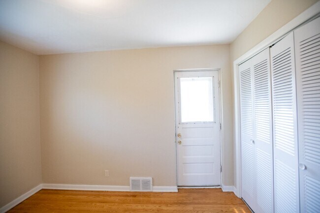 Building Photo - 1333 E Colorado St