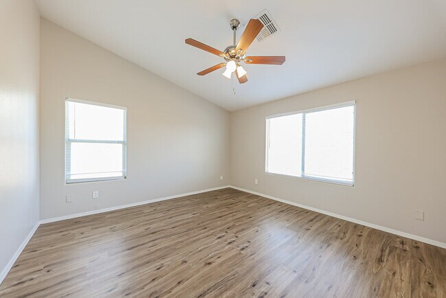 Building Photo - 24236 W Lasso Ln